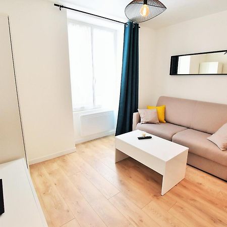 Appartement Au Coeur De La Ville De Taverny Exteriér fotografie